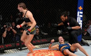 Марина Мороз "задушила" Марию Агапову во втором раунде на UFC 272