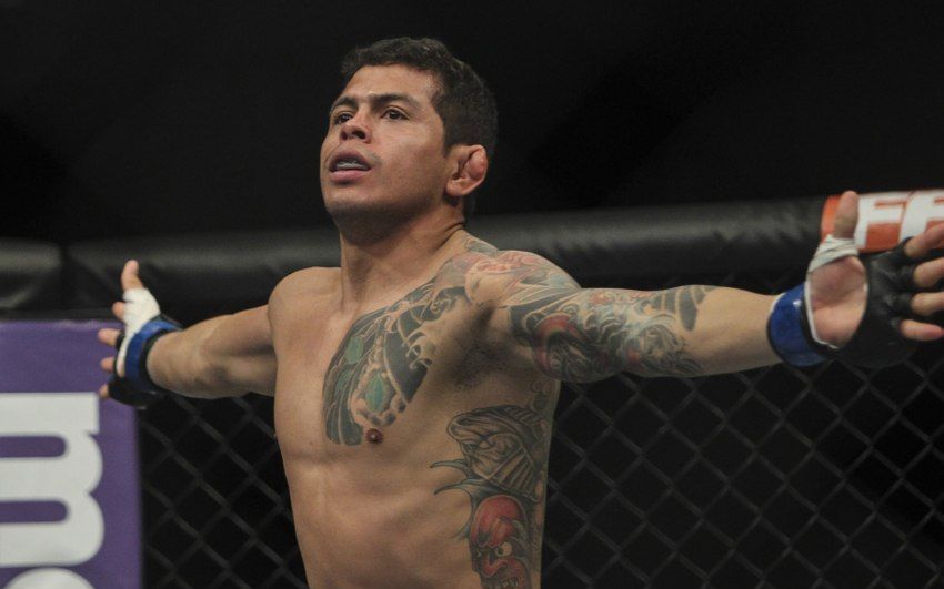 Боец UFC Феррейра дисквалифицирован на 17 месяцев за остарин 