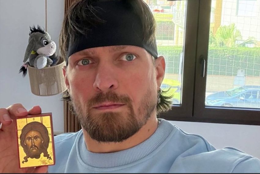 Александр Усик о бое Фьюри-Махмудов: "Я посмотрел половину боя и ушел молиться"