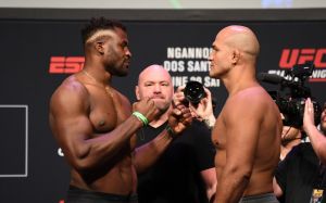 Видео боя Фрэнсис Нганну - Джуниор Дос Сантос UFC on ESPN 3