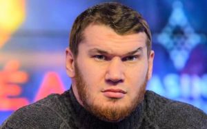 Арсланбек Махмудов оставил грозное послание Дэйву Аллену: "Мы увидим, что понадобится ему в углу после войны со мной"