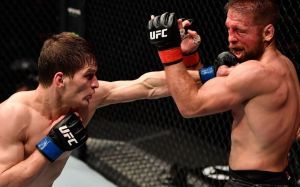 Мовсар Евлоев победил Ника Ленца на UFC 257