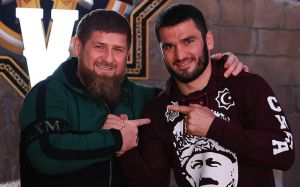 Артур Бетербиев: "Вчера мне была оказана огромная честь побывать в гостях у моего дорогого брата Рамзана Ахматовича Кадырова"