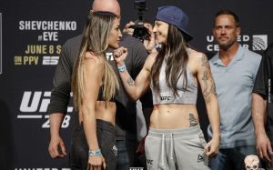 Видео боя Татьяна Суарес - Нина Ансарофф UFC 238