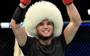 Умар Нурмагомедов дебютировал в UFC с досрочной победы над Сергеем Морозовым