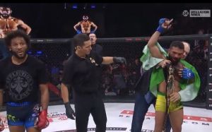 Патрисио Фрейре победил Эй Джея МакКи в реванше на Bellator 277
