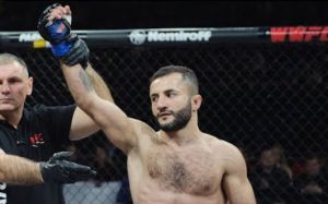 Теймур Рахимов досрочно победил Александра Барабаша на WWFC 12