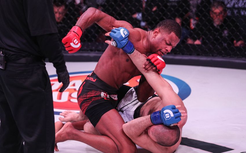Тайвон Клакстон – Джеймс Беннетт на турнире Bellator 221