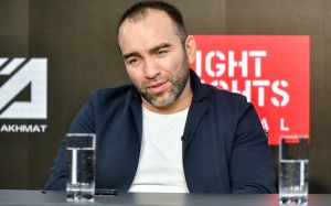 "Ислама нужно ставить на первую строчку Р4Р-рейтинга". Гаджиев отреагировал на отмену боя Джонса с Миочичем