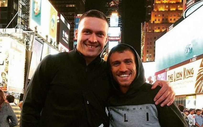 Василий Ломаченко поговорил с Усиком перед боем с Лопесом