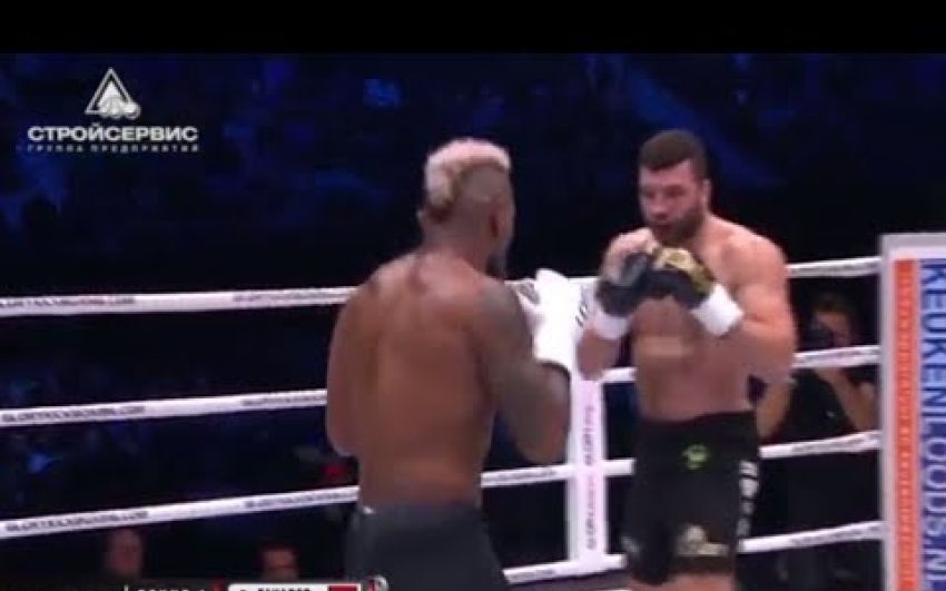 Видео боя Артур Горлов - Луис Таварес GLORY 62