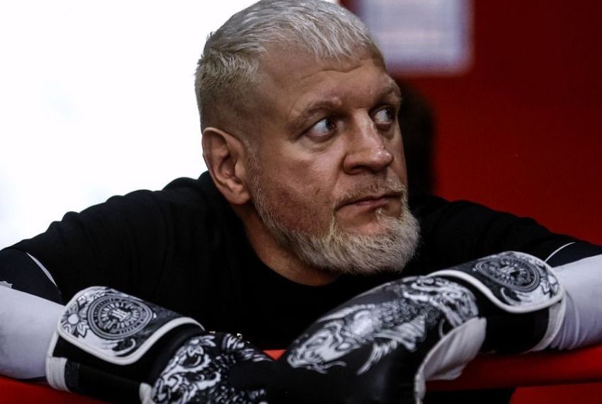 Харитонов — о поражении Емельяненко от Коваленко: "Докатился, что блогеры п****т! Лошадь пьяная!"