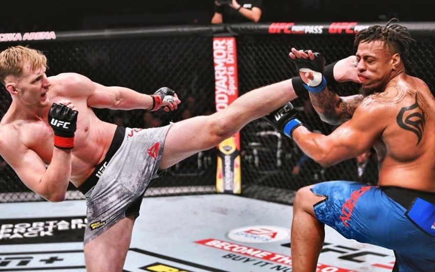 Александр Волков одержал верх над Грегом Харди на UFC Fight Night 163