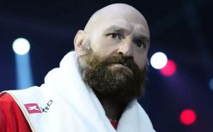 Фрэнк Уоррен сообщил, что Фьюри хочет провести разминочный бой перед поединком с Джошуа
