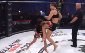 Видео боя Илима-Лей Макфарлэйн - Джулиана Веласкес Bellator 254