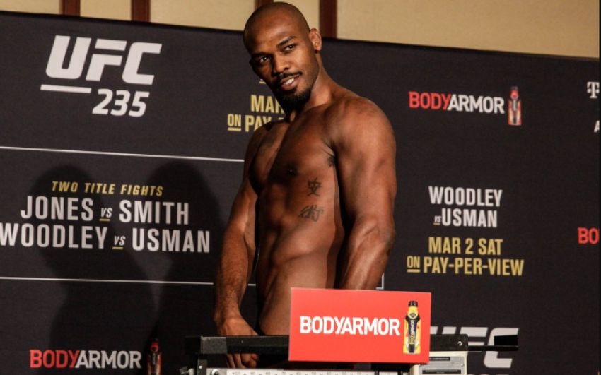 Взвешивание участников турнира UFC 235: Джон Джонс - Энтони Смит