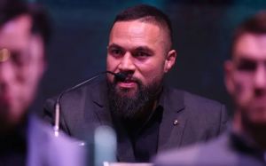 Джозеф Паркер - о следующем поединке: "Я стремлюсь подраться с Усиком, но..."