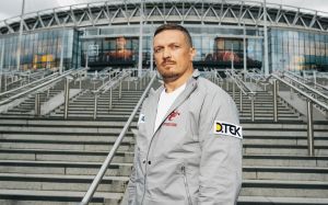Александр Усик ведет переговоры с американским промоутером