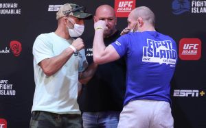 Видео боя Крис Фишголд - Джаред Гордон UFC on ESPN 13