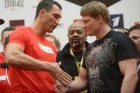 Егор Мехонцев: А вообще – вот Александр Поветкин хочет провести бой в конце июня, почему бы Кличко не приехать и с ним не подраться теперь
