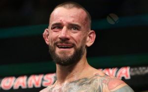 Джо Роган: "Появление CM Punk в основном карде UFC 225 — это отвратительно"