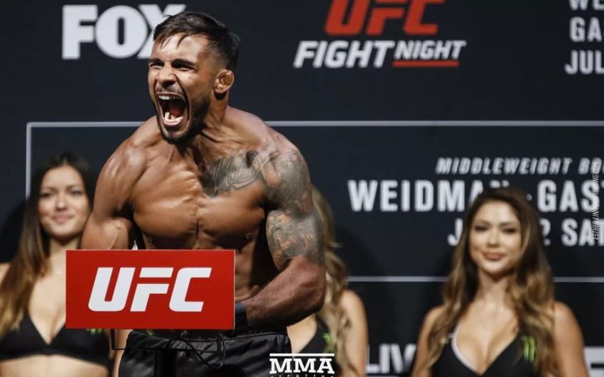Деннис Бермудез - Ти Эдвардс на турнире UFC on ESPN+ 1