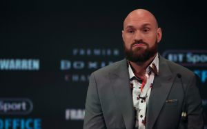 Адам Смит: "Фьюри должен был согласиться на эти деньги от ESPN, эта сумма может изменить его жизнь"