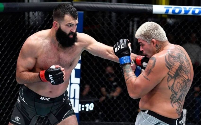 Андрей Орловский победил Карлоса Фелипе на UFC Fight Night 195