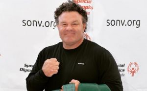 51-летний Билли Райт нокаутировал двух оппонентов в первом раунде