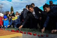 Геннадий Головкин возложил цветы к Вечном огню в Сочи