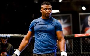 Франсис Нганну не примет участие в турнире UFC 215