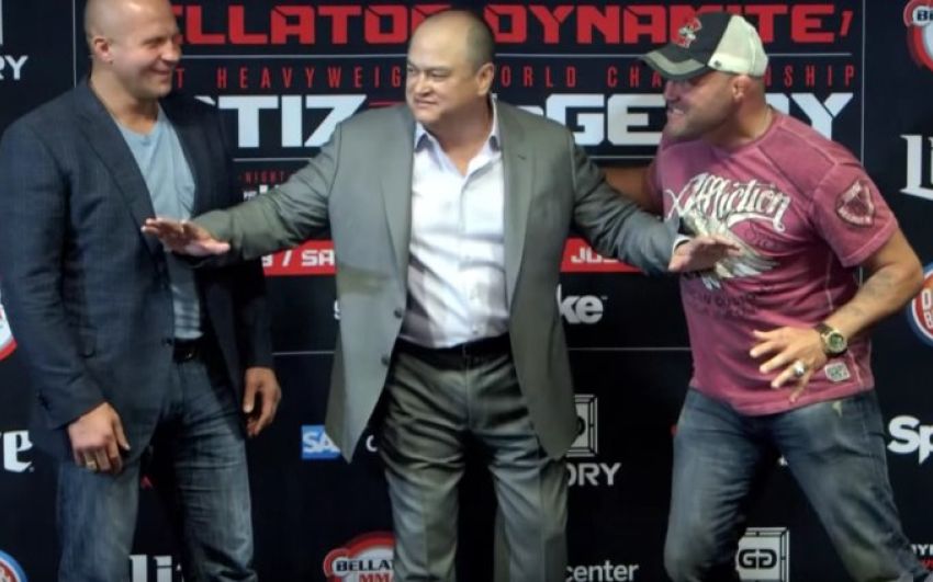 Согласно контракту, Емельяненко может выступать за пределами Bellator