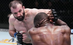 Азамат Мурзаканов подерется с экс-претендентом на титул UFC