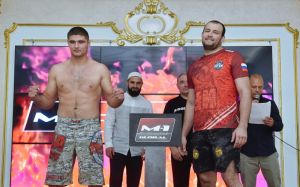 Видео боя M-1 Challenge 95: Олег Попов – Адам Богатырев