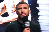 Промоутер Усика показал свою неожиданную судейскую карточку боя Ломаченко - Хэйни