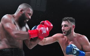 Ноэль Микаэлян взял реванш у Баду Джека и стал чемпионом WBC