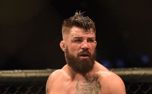 Майк Перри готов выйти на замену против Робби Лоулера на UFC 245