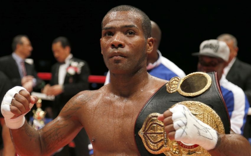 Хесреэль Корралес подписал контракт с Golden Boy Promotions