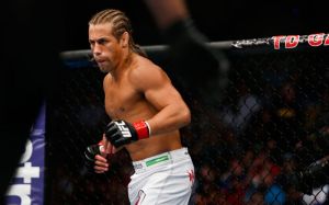 Юрайа Фэйбер травмировал плечо перед своим поединком на UFC Fight Night 155