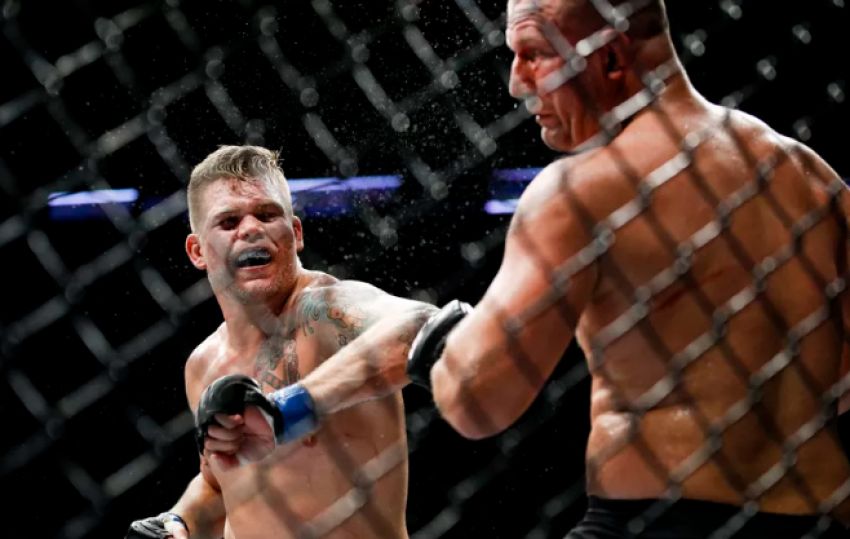 Бой Чейза Шермана и Шамиля Абдурахимова добавлен в кард UFC Fight Night 122