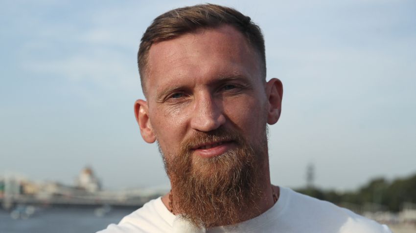 Дмитрий Кудряшов обратился к поджигателю его автомобиля: "Просто обезьяна, животное"