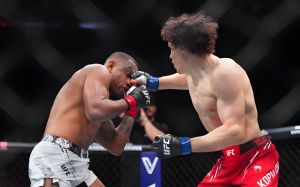 Видео боя Роман Копылов – Сезар Алмейда UFC 302