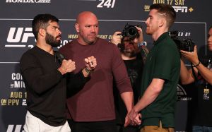 Видео боя Рафаэль Ассунсао - Кори Сандхаген на UFC 241