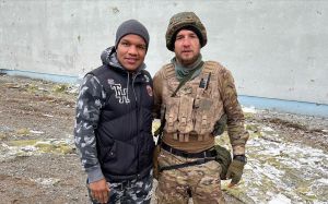 Жан Беленюк встретил Ярослава Амосова в освобожденном от оккупантов Гостомеле: "Достойный пример чемпиона"