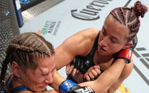 Видео боя Мэйси Барбер – Джессика Ай UFC 276