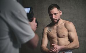 Макси Хьюз подробно рассказал о предстоящем бое против Арчи Шарпа