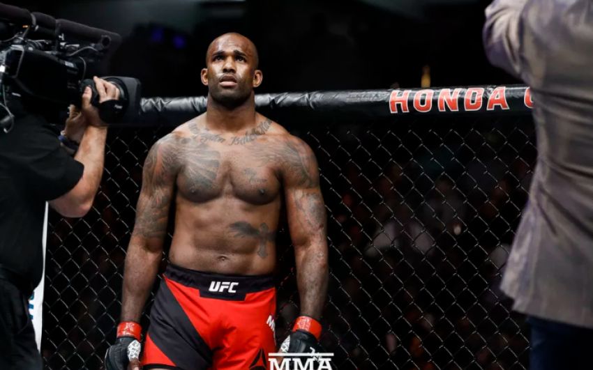 Бой Гловера Тейшейры и Джими Манува возглавит турнир UFC Fight Night 137 в Сан-Паулу