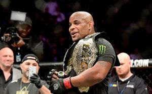 Анатолий Малыхин готов бросить вызов чемпиону UFC Даниэлю Кормье