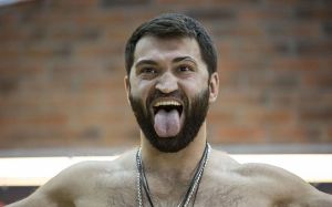 Андрей Орловский испытал мини-огнемет на улицах США