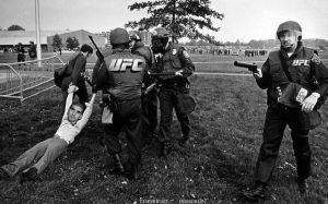 Реакция в твиттере на запрет Эриелю Хельвани посещать турниры UFC
